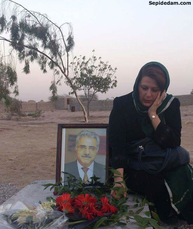 La tombe d'Ataollah Rezvani, citoyen de confession Bahaï, assassiné chez lui La tombe d'Ataollah Rezvani, citoyen de confession Bahaï, assassiné chez lui