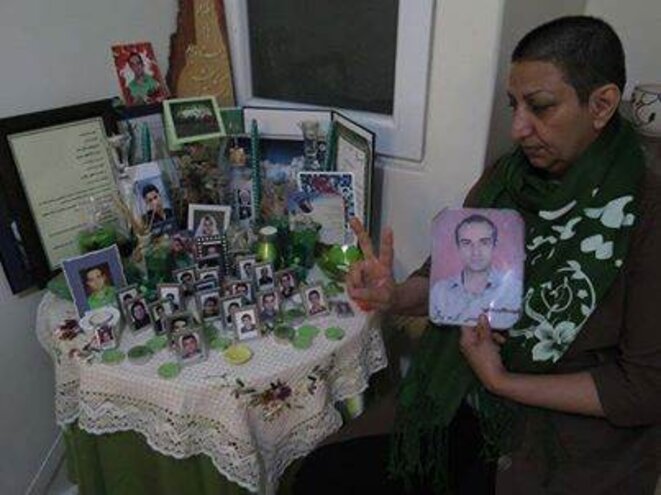 Mère ayant perdu son fils dans les évènements de 2009 Mère ayant perdu son fils dans les évènements de 2009