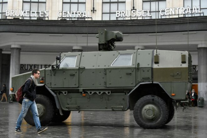 blindé au centre de Bruxelles 21 Nov 2015 © AFP blindé au centre de Bruxelles 21 Nov 2015 © AFP