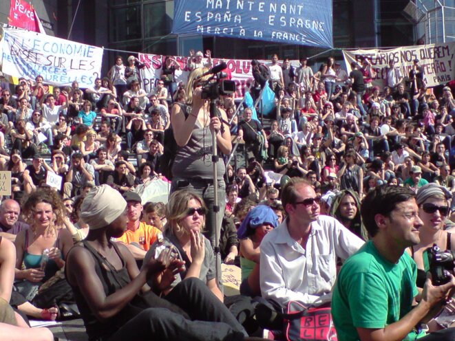Mai 2011 à Bastille : Relle Démocratie Maintenant ! © Paris Le Mai Mai 2011 à Bastille : Relle Démocratie Maintenant ! © Paris Le Mai