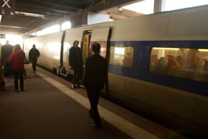 Bisou sur le quai de la gare...