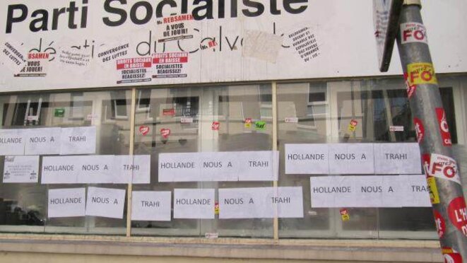 Les siège du PS à Caen revu et corrigé par les cheminots en grève (photo Ouest France) Les siège du PS à Caen revu et corrigé par les cheminots en grève (photo Ouest France)