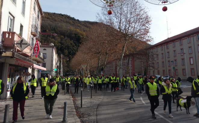 Manifestation des "Gilets jaunes" à Foix en Ariège