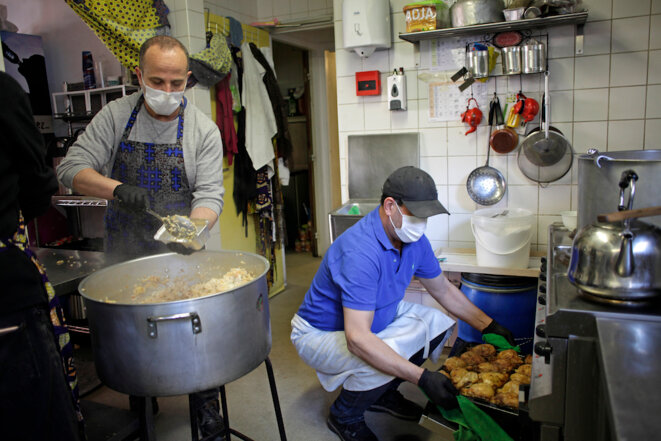 A Barbès, un ramadan solitaire et solidaire