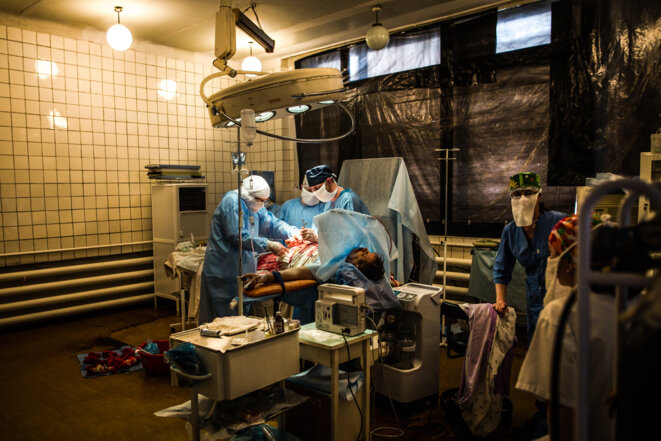 Dans les hôpitaux de l’est de l’Ukraine, les guerriers de la santé