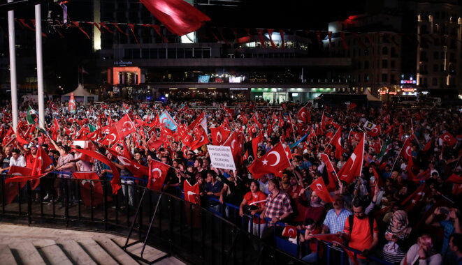 Turquie: partout le drapeau, mais aussi… 