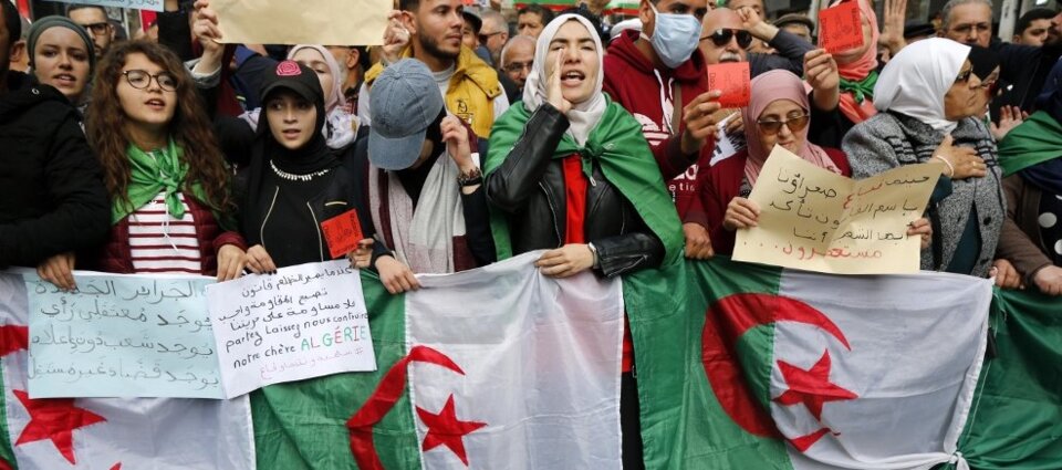 Algérie: un an et toujours la révolution