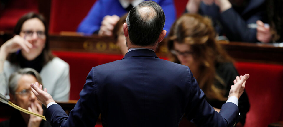 Philippe dégaine le 49-3 et flingue le débat