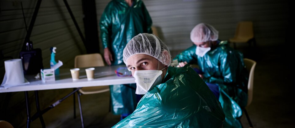 Les soignants sont contaminés par milliers