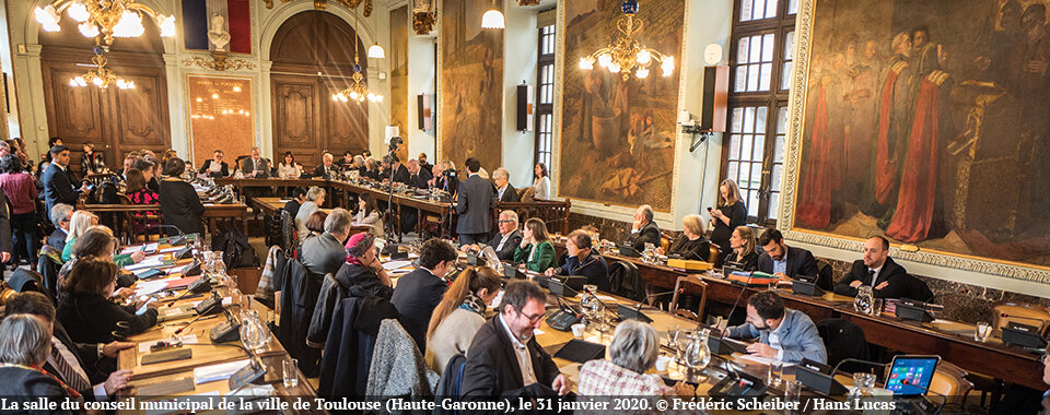Municipales: la démocratie confisquée