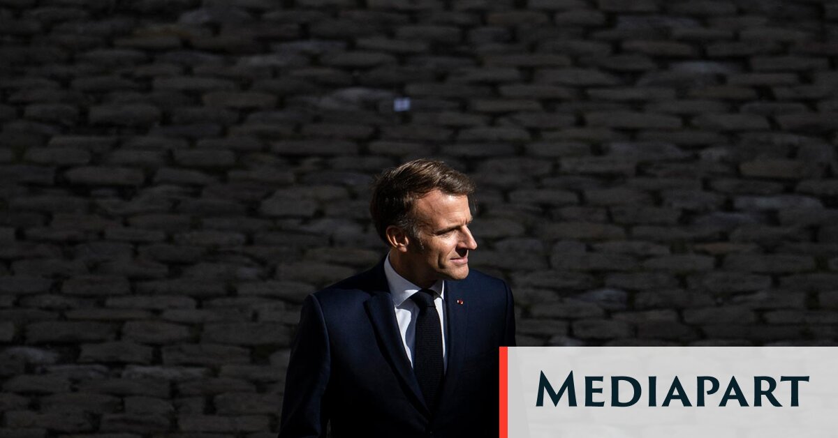 Seul en son palais, Emmanuel Macron gribouille l’avenir de la République