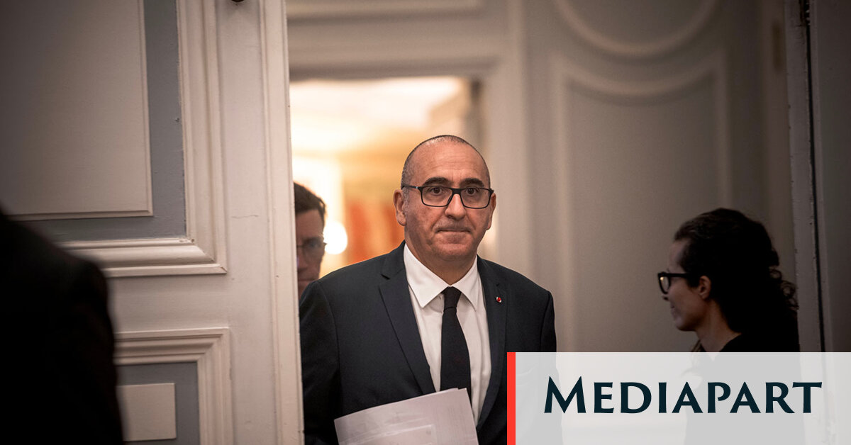 Grenades «suspendues» et tri des pancartes: le silence buté du ministère de l’intérieur