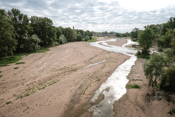 Pollution, drought and dams: the Loire, a river that refused to die