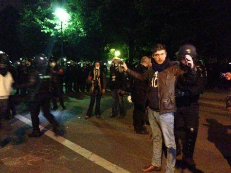 Un manifestant interpellé vers minuit.