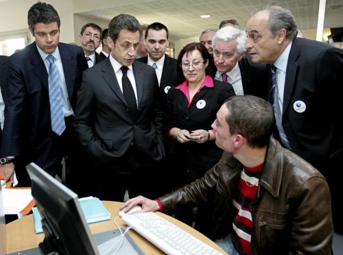 Mars 2009. N. Sarkozy en visite au Pole emploi de Châtellerault.
