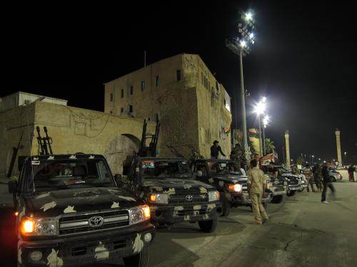 Les pick-up surarmés sur la place des Martyrs
