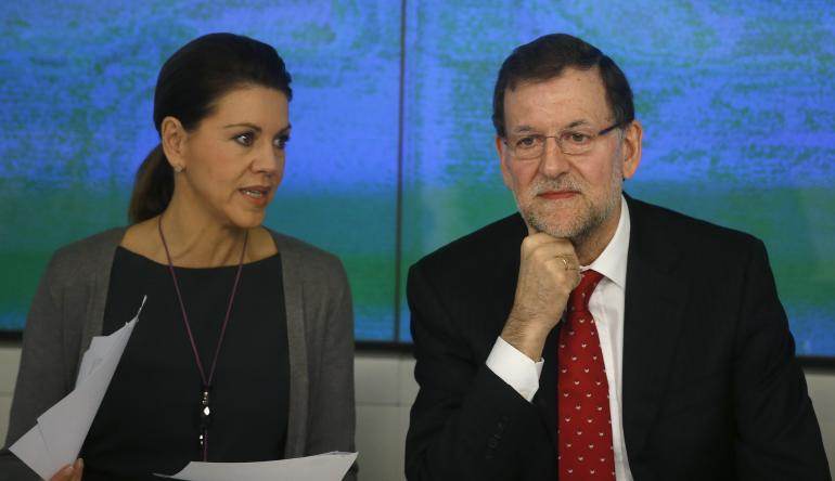Maria Dolores de Cospedal et Mariano Rajoy, accusés d&#039;avoir touché des enveloppes par Luis Barcenas.