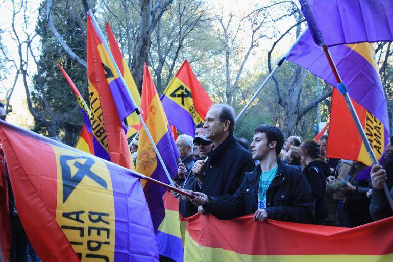 Des milliers de drapeaux républicains ont été brandis dans les marches pour la dignité du mois de mars.
