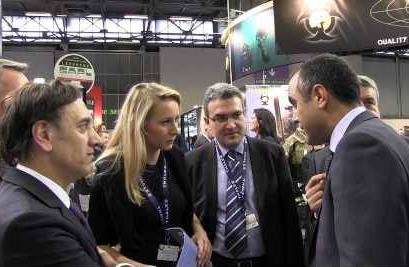 Marion Maréchal-Le Pen et Aymeric Chauprade (lunettes) visitant le salon Milipol le 20 novembre 2013, à Villepinte. Marion Maréchal-Le Pen et Aymeric Chauprade (lunettes) visitant le salon Milipol le 20 novembre 2013, à Villepinte.