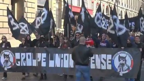 Le GUD lyonnais lors du traditionnel défilé de l'extrême droite radicale, le 13 mai 2012, à Paris. Le GUD lyonnais lors du traditionnel défilé de l'extrême droite radicale, le 13 mai 2012, à Paris.