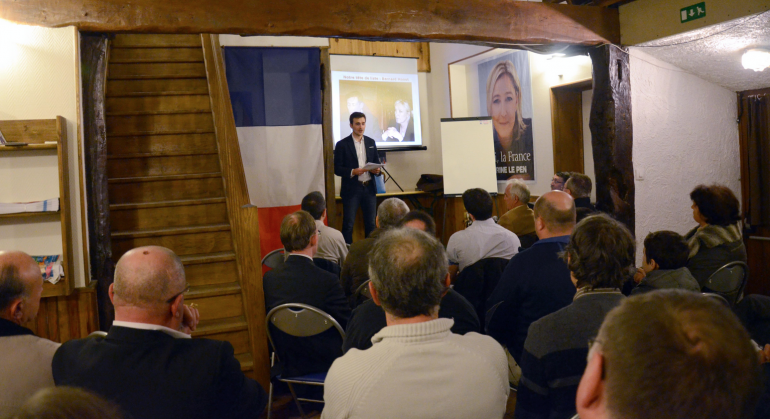 Clément Brieda, directeur de campagne de B. Monot, animant une réunion de travail à Blois, en février, en amont des européennes. Clément Brieda, directeur de campagne de B. Monot, animant une réunion de travail à Blois, en février, en amont des européennes.