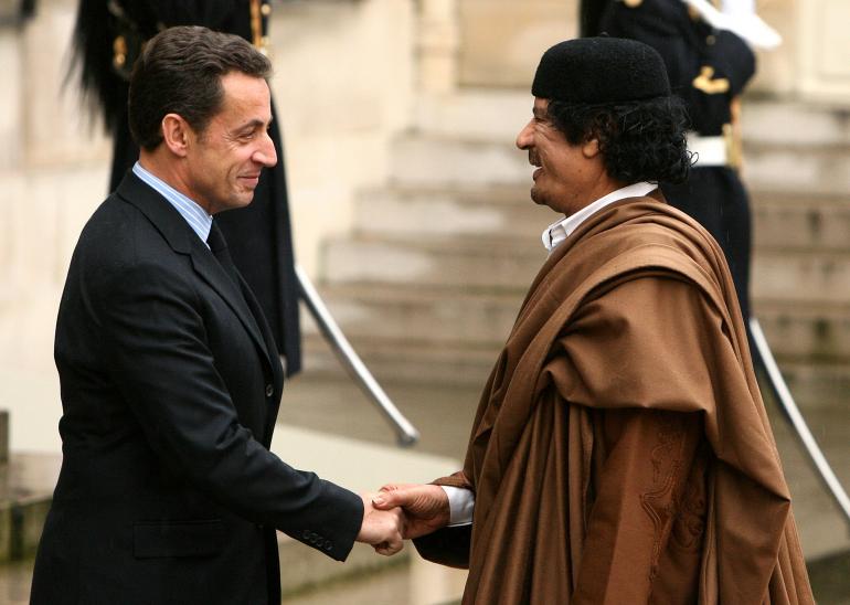 MM. Sarkozy et Kadhafi, en 2007, à l&#039;Elysée. 